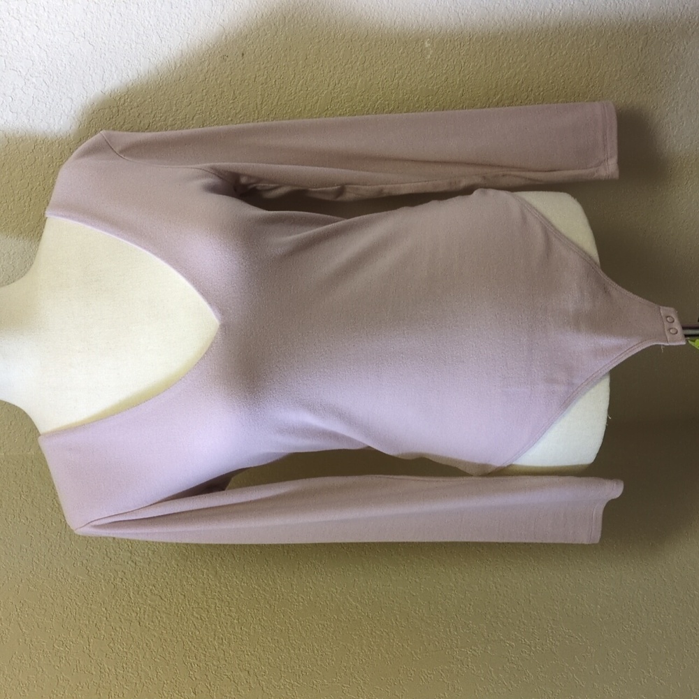 Express Body Contour Dusty Pink V-neck Long Sleeve Thong Bodysuit Size Medium